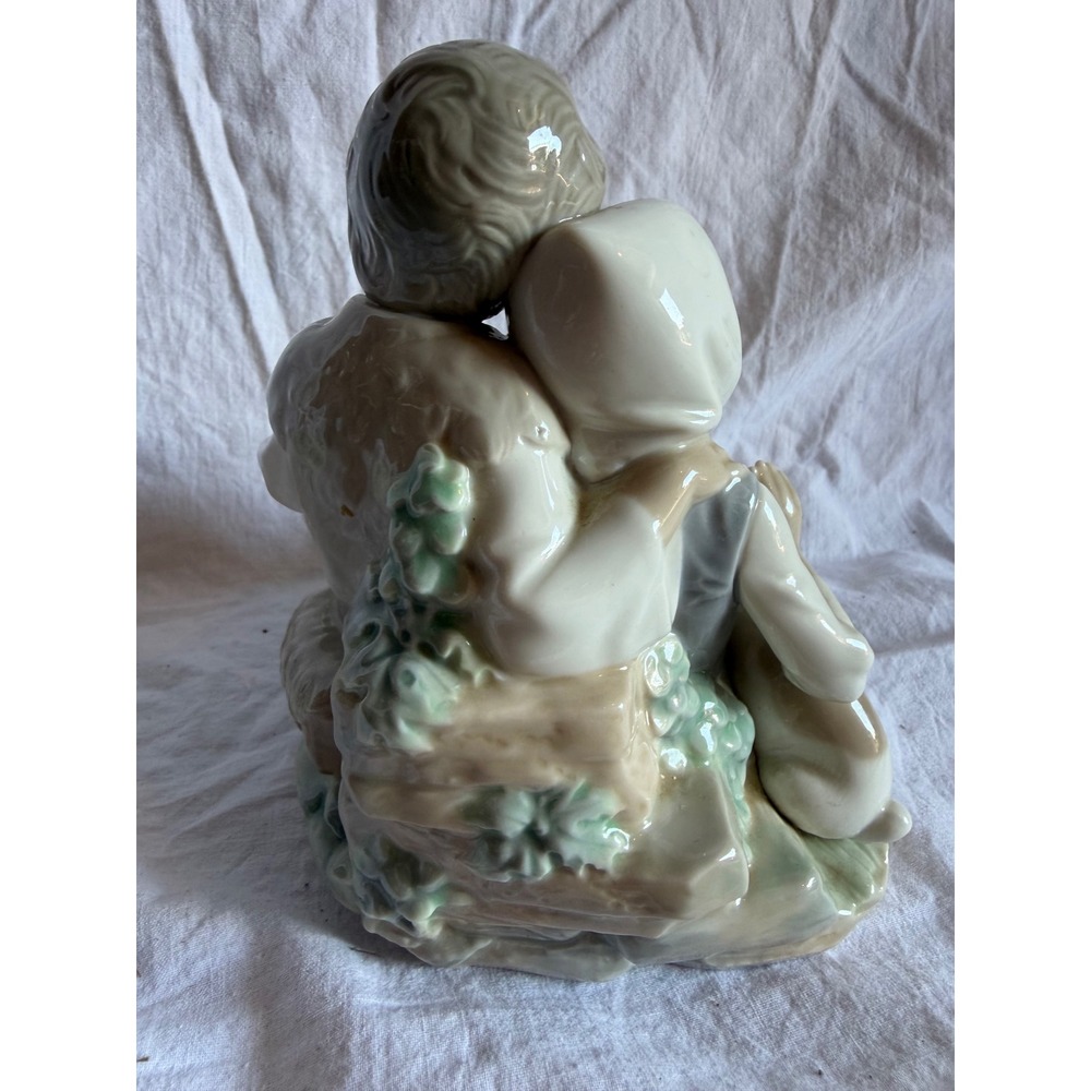 Lladro Porcelain Figurine Boy Girl with Dog Puppy Sleeping A Nap 4510 Spain